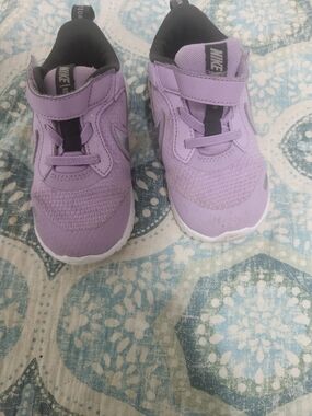 Nike Kids Purple Hook-and-Loop Athletic Sneakers